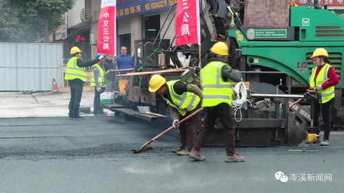 最新進(jìn)展 玉梧大道道路綜合改造項(xiàng)目開(kāi)始進(jìn)入路面瀝青層攤鋪?zhàn)鳂I(yè)