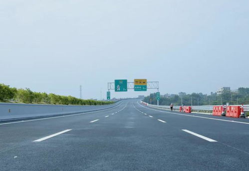 通車倒計時 粵西這條高速公路路面工程已完工