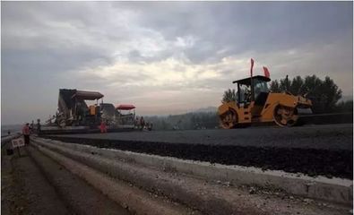 監(jiān)理工程中公路工程路面施工安全管理及路橋附屬工程建筑勞務(wù)分包的探討